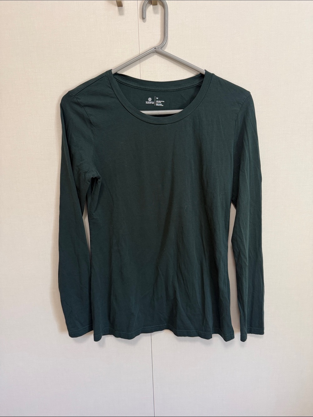 Susina Long Sleeve Tee in Dark Green